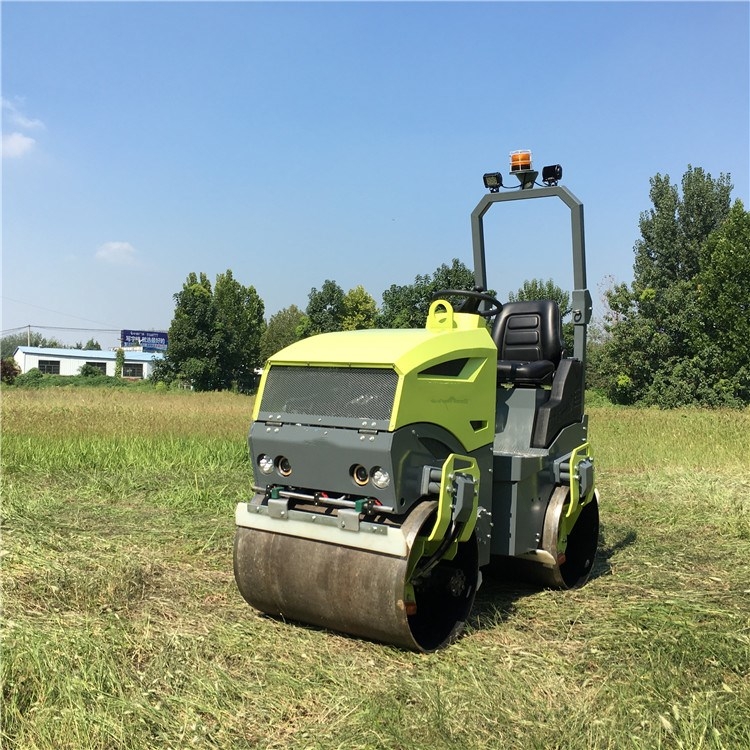 如何保養(yǎng)長(zhǎng)期停放的小型壓路機(jī)？