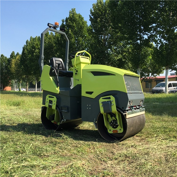 怎樣檢查小型壓路機(jī)機(jī)油是否發(fā)生變質(zhì)