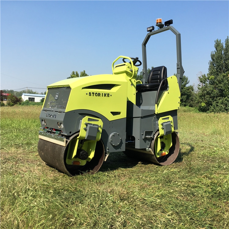 小型壓路機(jī)機(jī)油變質(zhì)怎么辦？來(lái)看看機(jī)油變質(zhì)的原因及排除方法